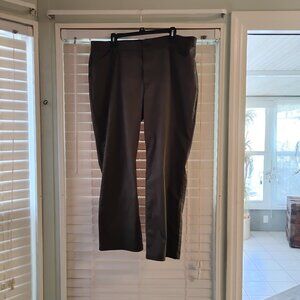 Lee trousers. Size 18 short. Olive green.